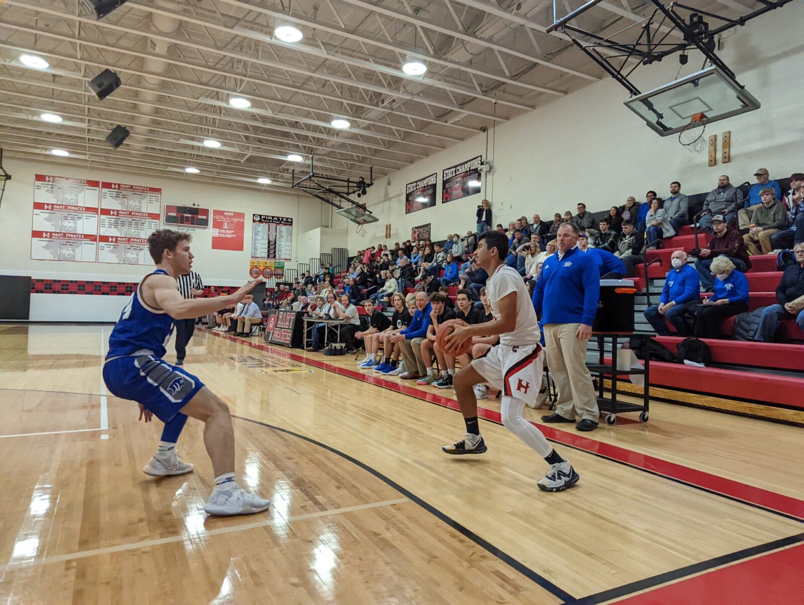 WMC boys basketball Ravenna alone in first place, North Muskegon stays