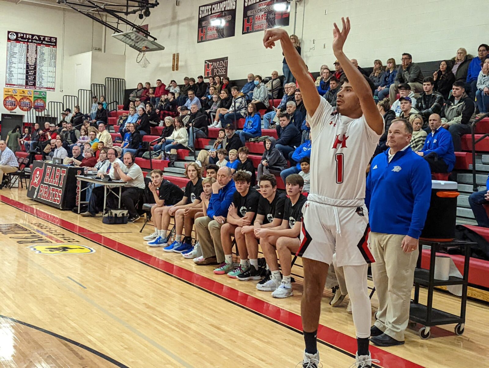 WMC boys basketball Ravenna alone in first place, North Muskegon stays