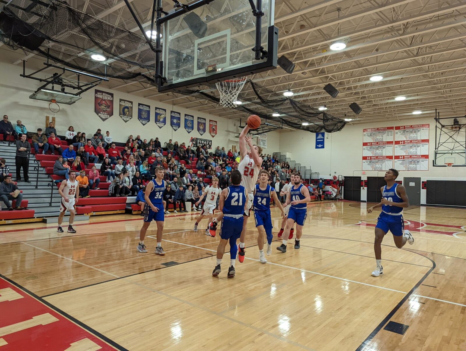 WMC boys basketball Ravenna alone in first place, North Muskegon stays